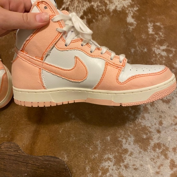 Pink Nike dunks - Picture 2 of 6
